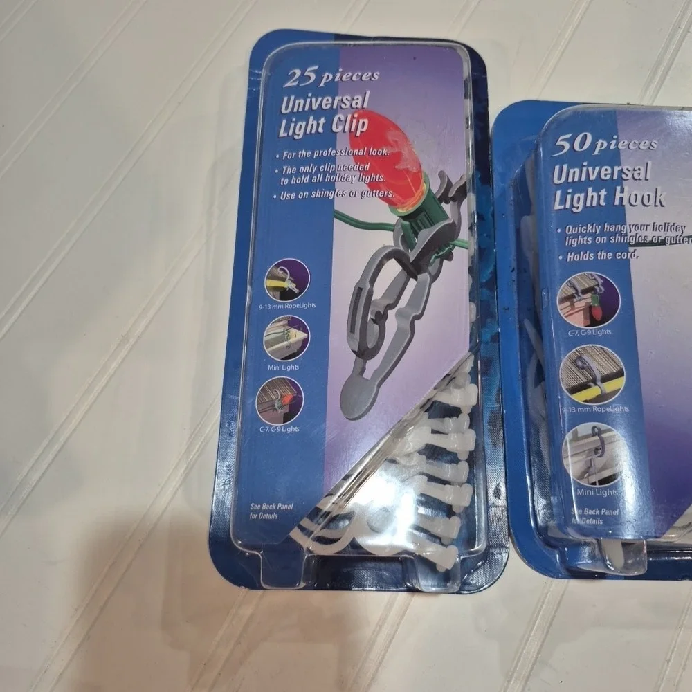 Gemmy Universal Light Clip/Hook Pieces for Holiday Light Hanging 2 x 25 & 1 x50